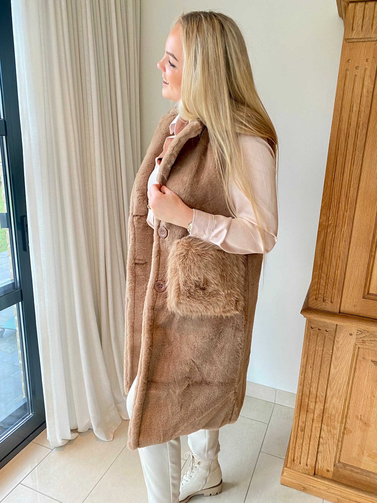 Long fake fur jacket camel