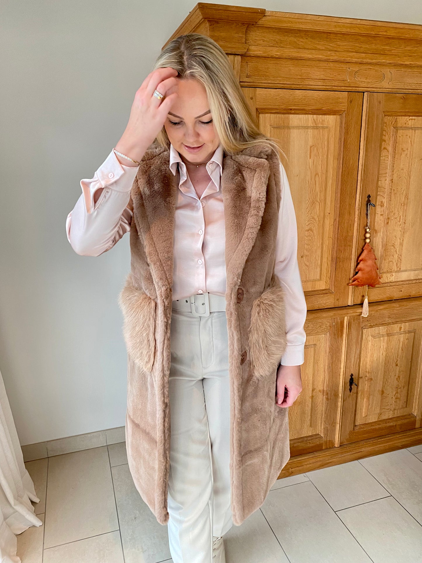 Long fake fur jacket camel