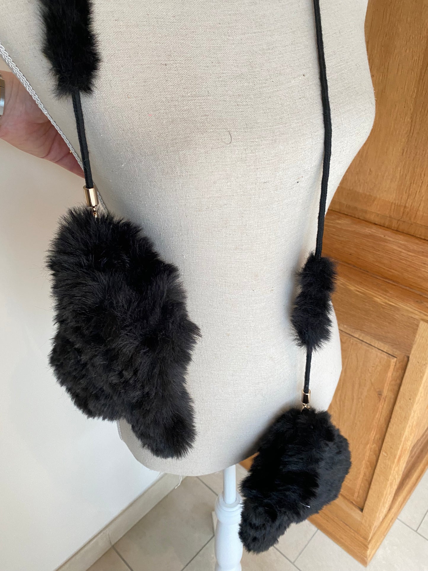 Furry wanten zwart