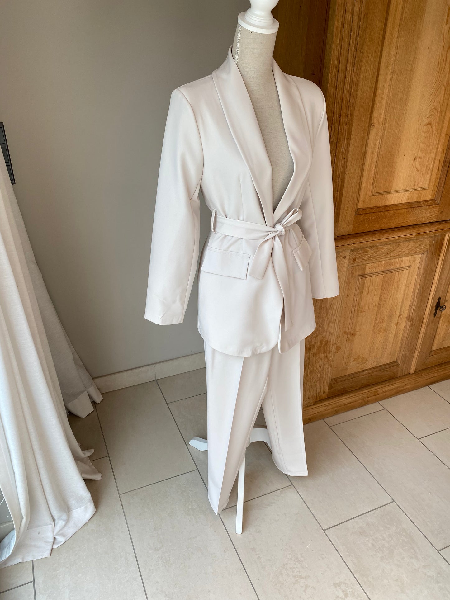 VENICE suit beige