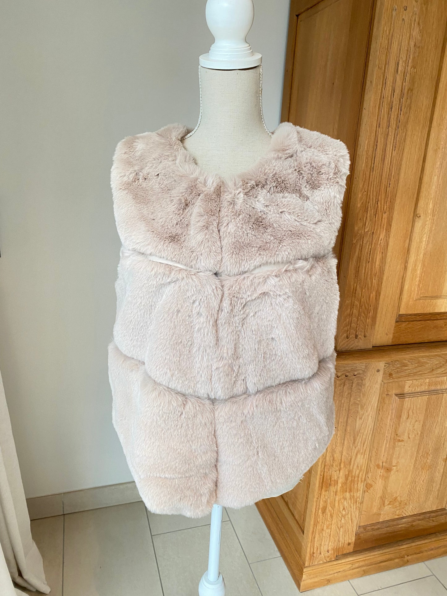 Fur bodywarmer beige