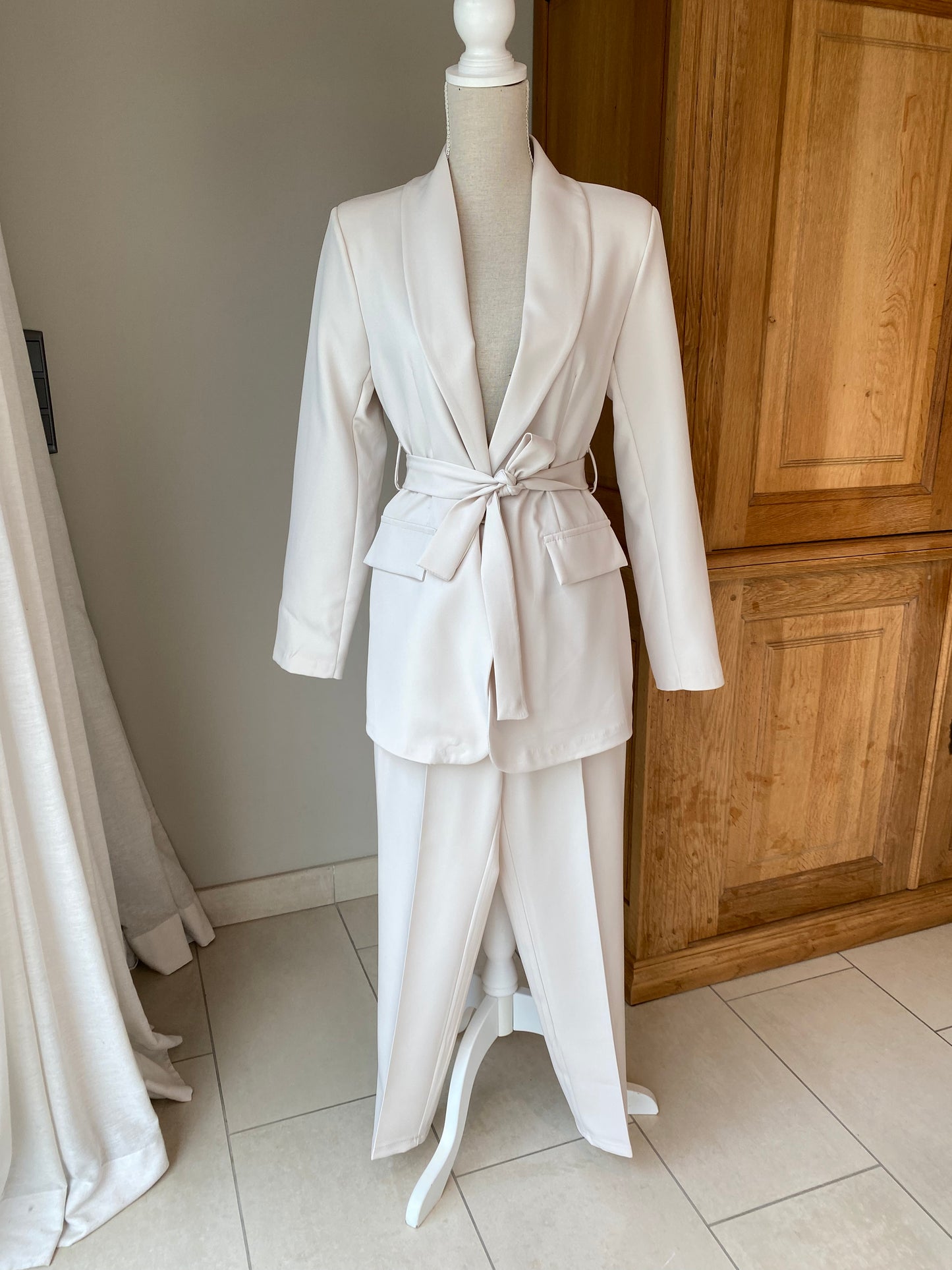 VENICE suit beige